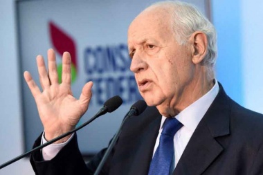 Lavagna propuso subir salarios y jubilaciones y eliminar Ganancias a las escalas más bajas