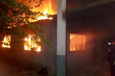 La Provincia confirmó que el incendio en la escuela de Moreno fue intencional