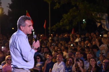 Con batería de propuestas, Agustín Rossi lanzó su pre candidatura presidencial