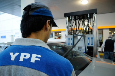 YPF baja los precios de sus naftas hasta 1,5% y sube 3% el gasoil