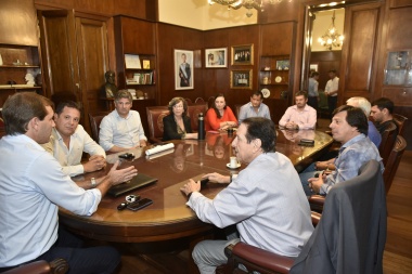 Garro cerró la paritaria municipal en un 15%