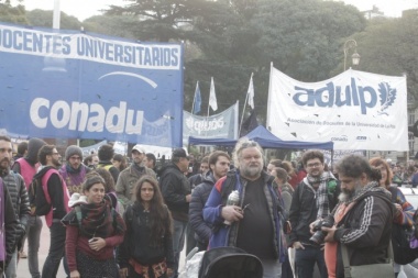 Fracasó la paritaria con los docentes universitarios