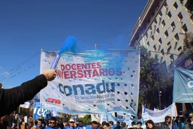 El Gobierno nacional convocó a los docentes universitarios