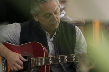 Alberto Fernández hace campaña con un tema de The Beatles