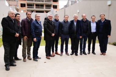 Junto a Lingeri, intendentes peronistas rechazaron el traspaso de AySA