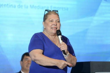Carrió: "A los militantes golpistas les digo: no hay helicóptero”