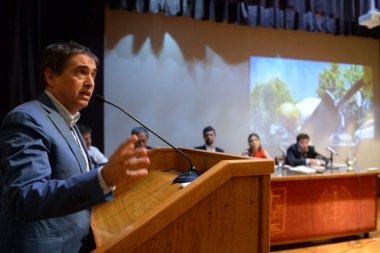 La Defensoría denunció al Estado por el aumento de la tarifa eléctrica