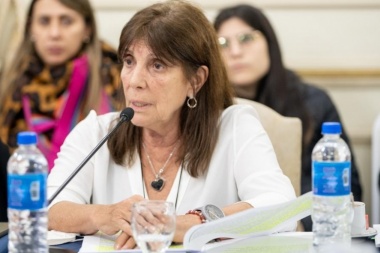 Teresa García pide que la mesa política discuta "el lawfare y las mafias" que atacan a Cristina