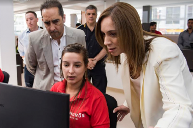 Vidal visitó el nuevo centro de operaciones y monitoreo de Morón
