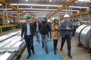 Florencia Casamiquela visitó la empresa Miller del Parque Industrial de La Plata