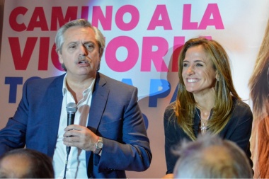 Junto a Alberto Fernández, Tolosa Paz lanzó su candidatura a la intendencia