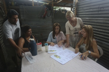 De campaña: Vidal se reunió con vecinos de Escobar y Pilar