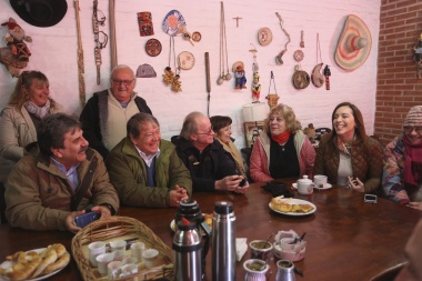 Vidal visitó Morón con Ocaña y Toty Flores