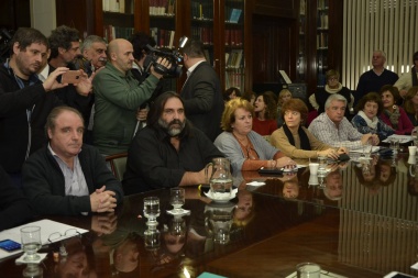 La Justicia ordenó al Gobierno provincial a convocar a los docentes