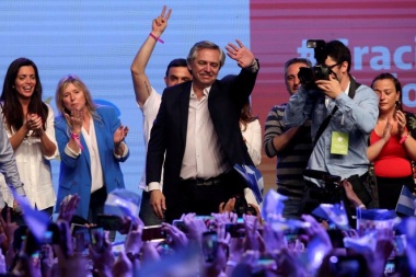 Alberto Fernández le pidió a Macri que "ayude a reconstruir el país de las cenizas que dejaron"