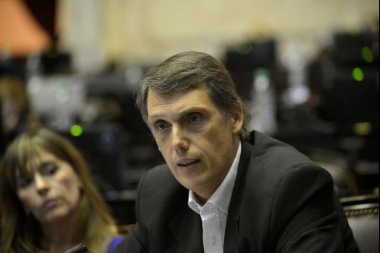 Para Kosiner, las medidas del Gobierno demuestran "el fracaso de la política económica"