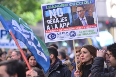 Gremio de la AFIP lleva a la Justicia el recorte salarial a los trabajadores