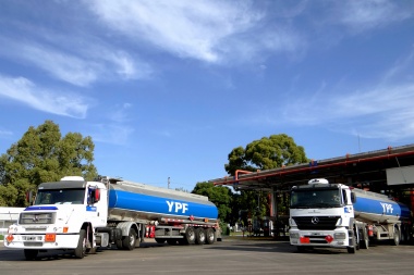 YPF y Axion volvieron a subir hasta un 12% los precios de sus combustibles