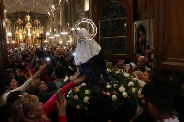 Entronizaron la imagen de la Virgen del Cerro de Salta en La Plata
