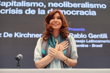 Cristina Kirchner criticó el neoliberalismo de Macri y se pone en campaña