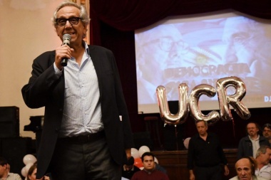 Para Suárez Lastra, "una mayoría importante" de la UCR apoya seguir en Cambiemos