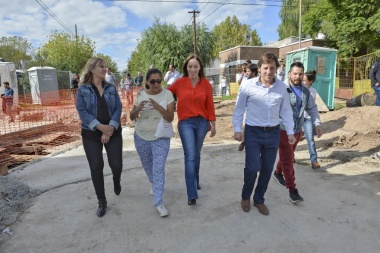 Vidal recorrió las obras de saneamiento de un arroyo en San Miguel