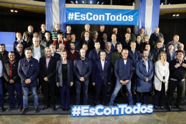 Los Intendentes del PJ respaldaron la fórmula Fernández- Fernández