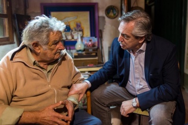 Alberto Fernández se reunió con Pepe Mujica en Montevideo