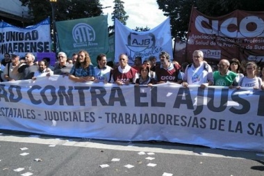 Médicos y judiciales bonaerenses realizan un paro en reclamo de paritarias