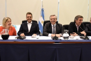 Alberto Fernández asistió a la consagración de Máximo Kirchner como presidente de bloque
