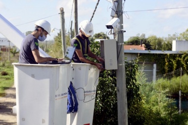 Avanza la instalación de cámaras y luces LED