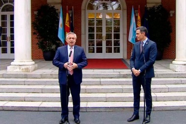 Fernández recibió el respaldo de Pedro Sánchez