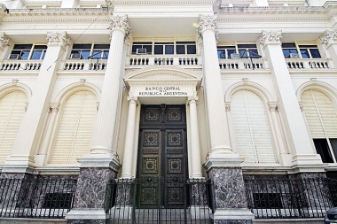 El BCRA define una nueva suba de tasas