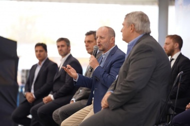 Insaurralde y Massa entregaron el Pase Libre Multimodal en Pilar