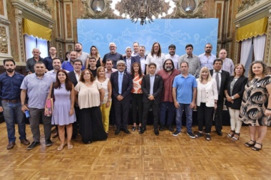 La Provincia cerró el acuerdo paritario con estatales y docentes