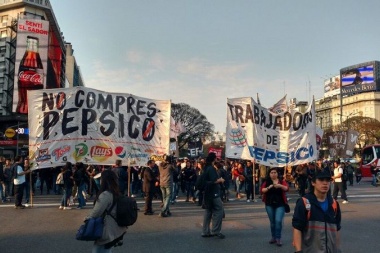 Trabajadores despedidos de Pepsico se movilizan para pedir su expropiación