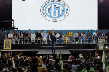 Massa recibió el apoyo de gremios de la CGT