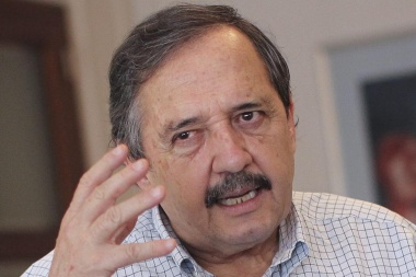 Alfonsín: “Sacrificar derechos de los trabajadores no funcionó en ningún lugar”