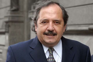 Alfonsín cuestionó el Decreto firmado por Macri