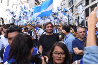 Máximo Kirchner se llevó todos los flashes en la marcha de Moyano