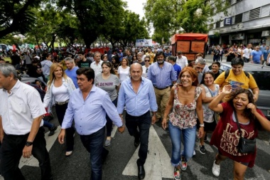 Los Intendentes del PJ bonaerense dijeron presente en la marcha de Moyano