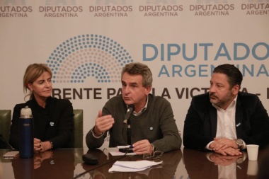 Dirigentes del PJ Bonaerense entregaron las firmas contra la Reforma Previsional