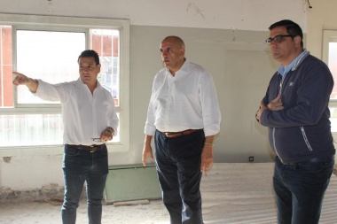 César Torres recorrió obras en Merlo