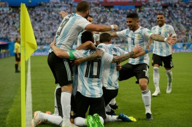 Con el corazón en la boca, Argentina se metió en Octavos