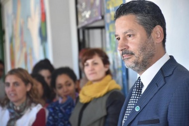 Menéndez decretó la emergencia edilicia en las escuelas de Merlo