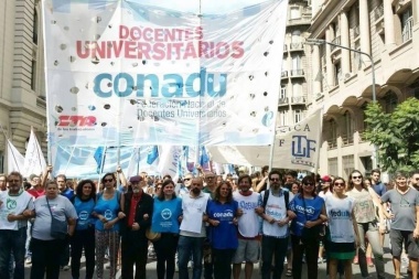 Los docentes universitarios rechazaron la oferta del gobierno