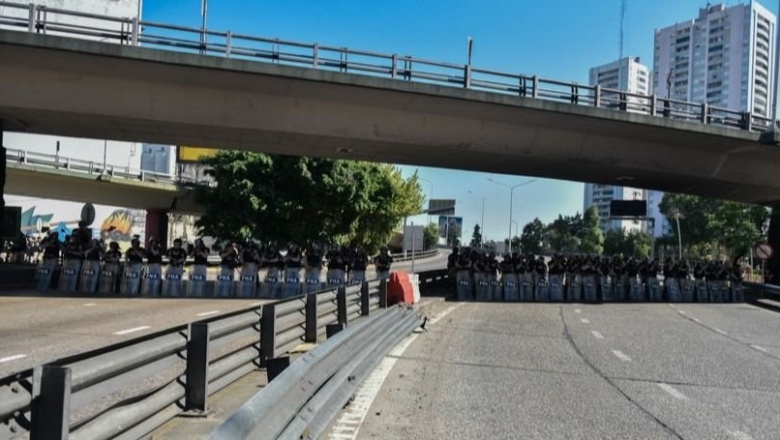 Unidad Piquetera corta el tránsito en el Puente Pueyrredón