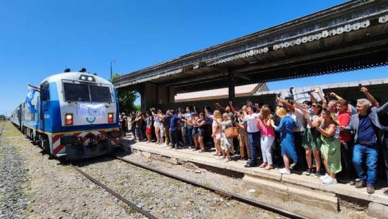 Fernández viaja a Mendoza para el regreso del tren a Palmira