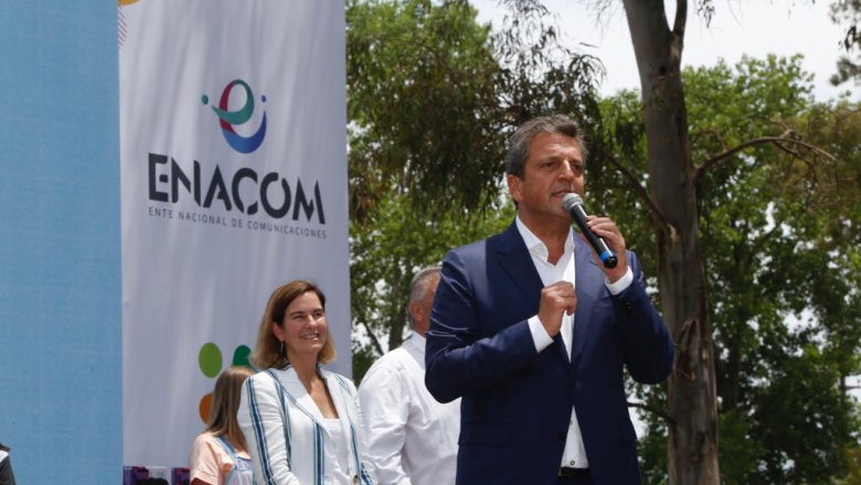 Sergio Massa: “Gracias a ENACOM, ya llevamos entregadas más de 5.500 tablets en Tigre”
