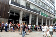 Desde mañana, los bancos de la provincia de Buenos Aires abrirán dos horas antes